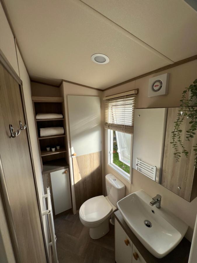 Anchors Rest - Family Caravan - Haven Lytchett Minster Esterno foto