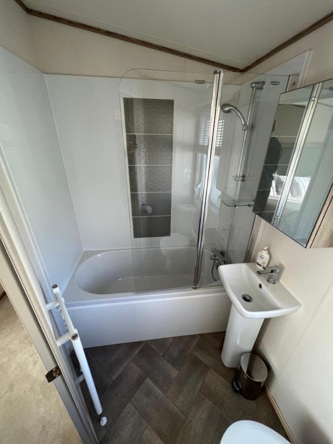 Anchors Rest - Family Caravan - Haven Lytchett Minster Esterno foto
